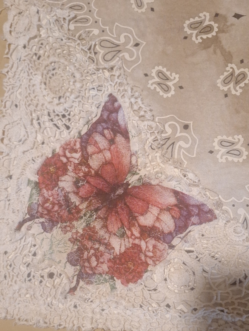 A Rare Bird Butterfly Print Lace Scarf - Tan, Pink And Red